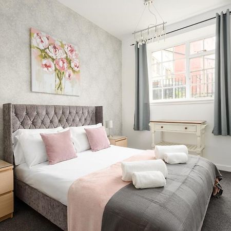 2 Bedroom Royal Mile Apartment เอดินบะระ ภายนอก รูปภาพ