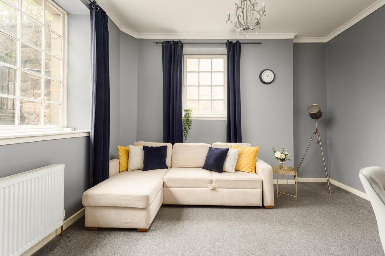 2 Bedroom Royal Mile Apartment เอดินบะระ ภายนอก รูปภาพ