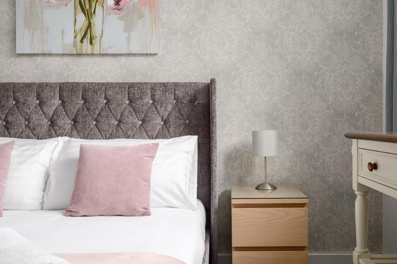 2 Bedroom Royal Mile Apartment เอดินบะระ ภายนอก รูปภาพ
