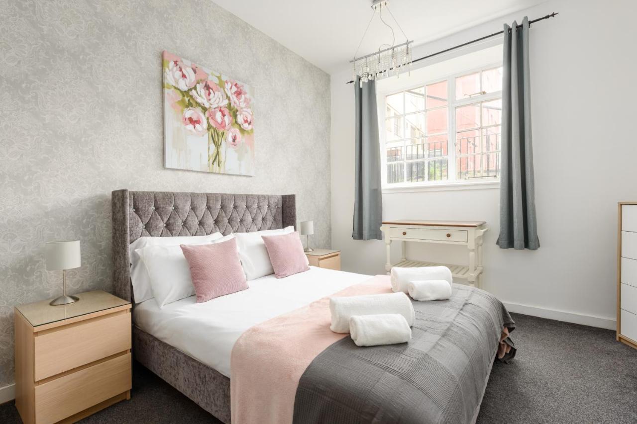 2 Bedroom Royal Mile Apartment เอดินบะระ ภายนอก รูปภาพ