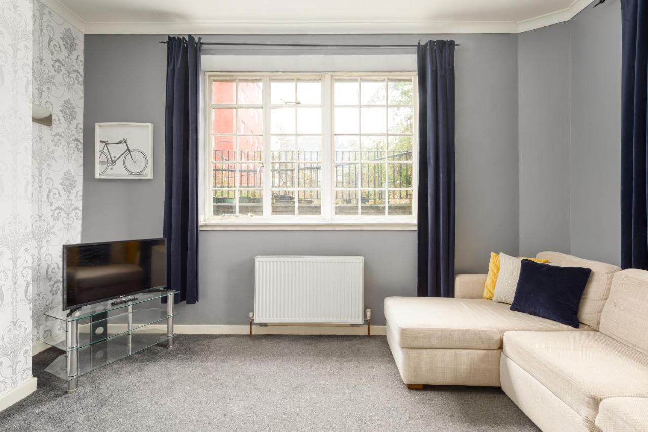 2 Bedroom Royal Mile Apartment เอดินบะระ ภายนอก รูปภาพ
