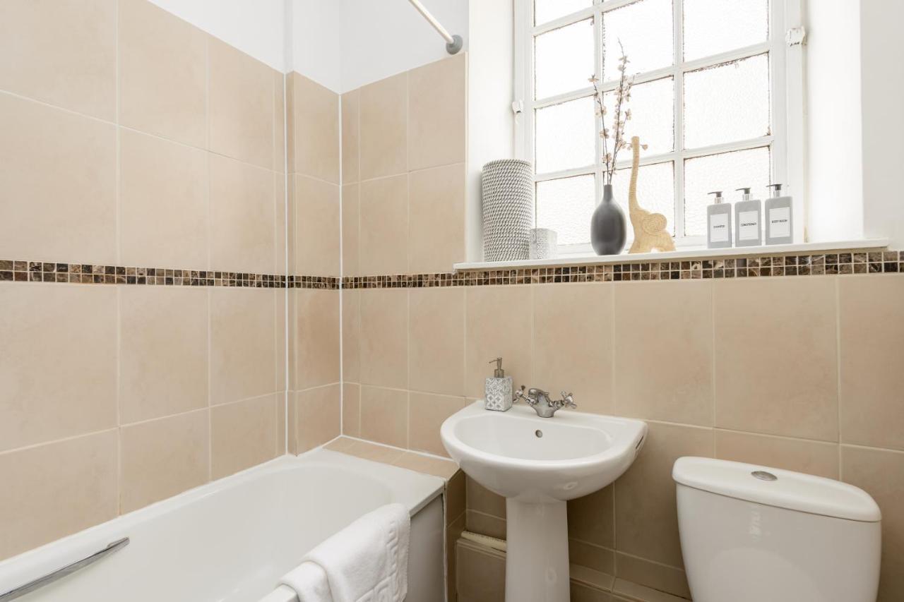 2 Bedroom Royal Mile Apartment เอดินบะระ ภายนอก รูปภาพ